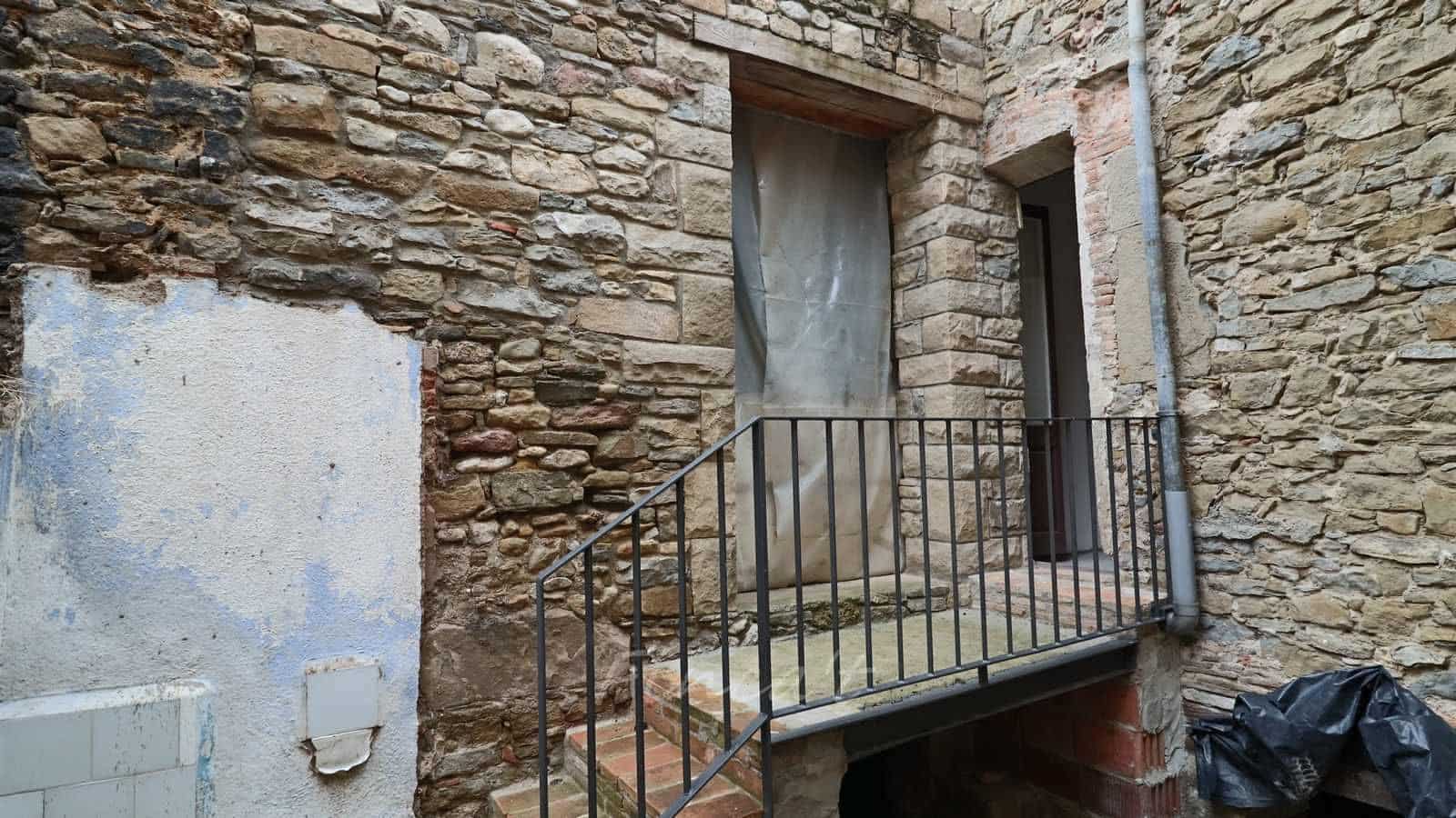 3 sovrum Hus till salu i Monistrol de Calders med garage - 195 000 € (Ref: 9420158)