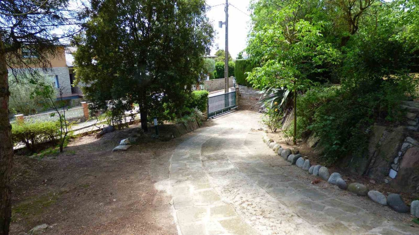 4 bedroom Finca/Country House for sale in Moia with pool garage - € 385,000 (Ref: 9420159)