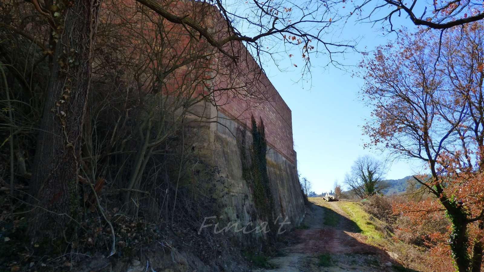 Raunio myytävänä paikassa Castelltercol - 700 000 € (Ref: 9420161)