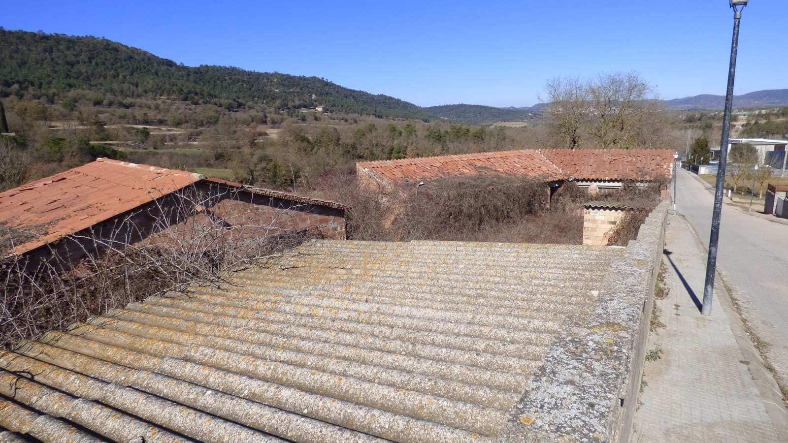 Raunio myytävänä paikassa Castelltercol - 700 000 € (Ref: 9420161)