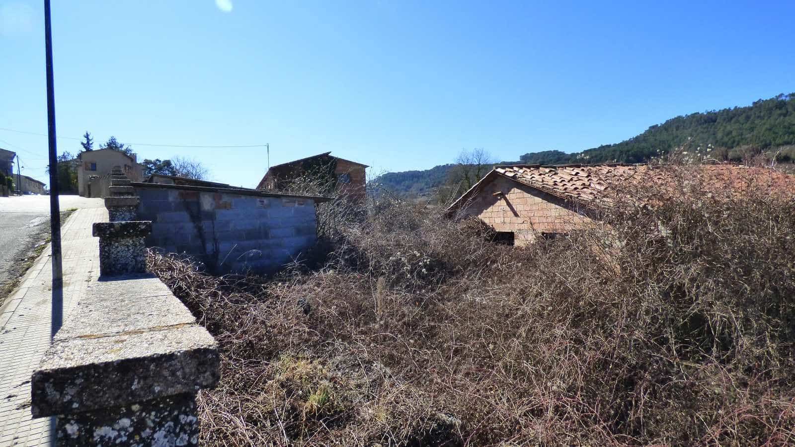 Raunio myytävänä paikassa Castelltercol - 700 000 € (Ref: 9420161)