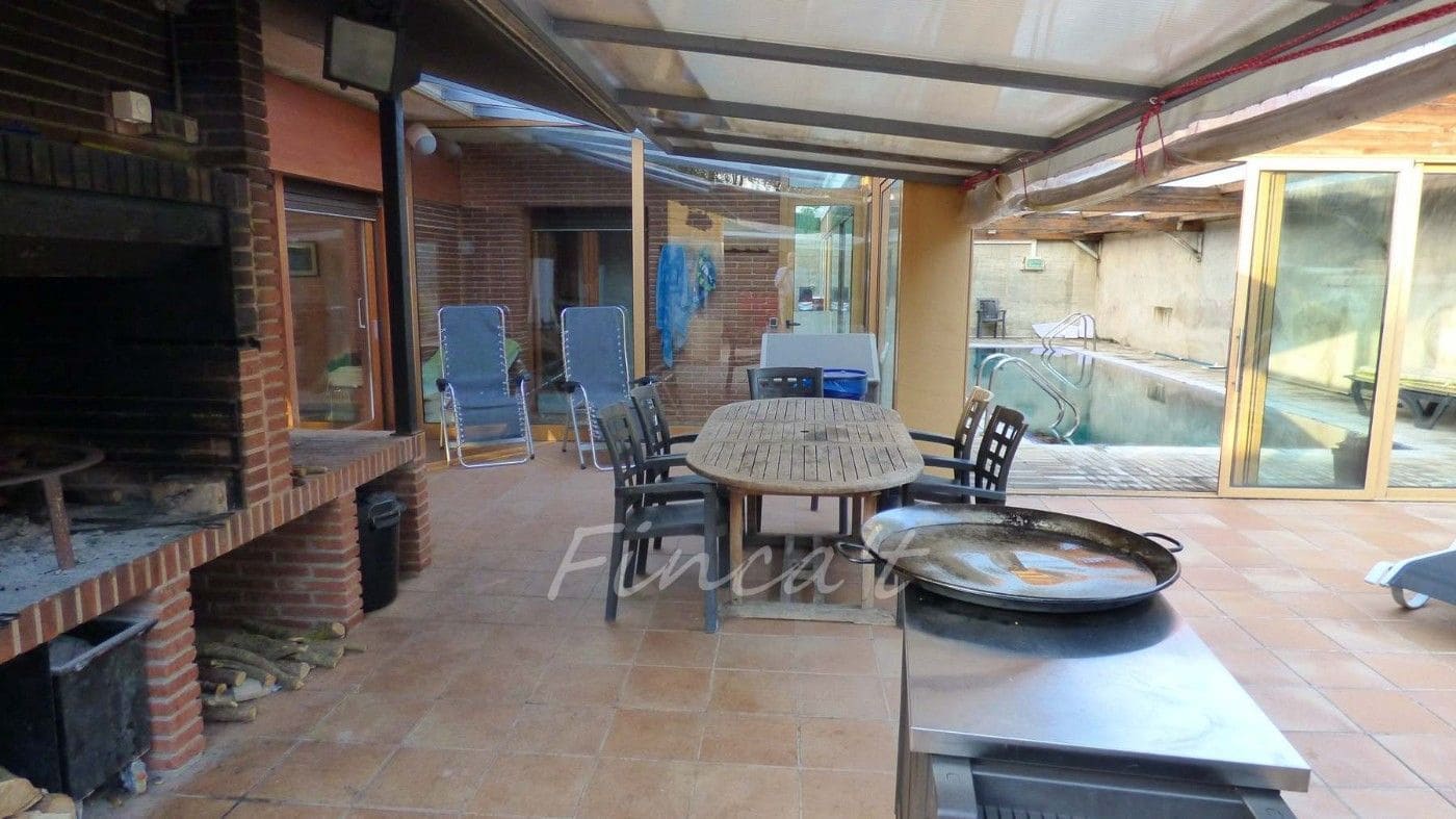 6 bedroom Villa for sale in Moia with pool garage - € 690,000 (Ref: 9420162)