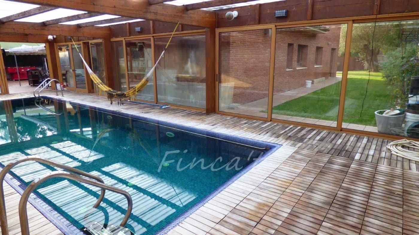 6 bedroom Villa for sale in Moia with pool garage - € 690,000 (Ref: 9420162)