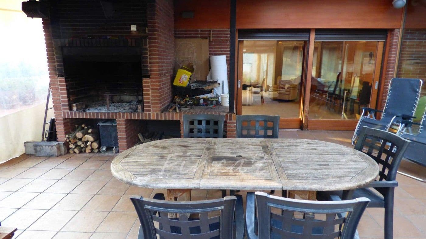 6 bedroom Villa for sale in Moia with pool garage - € 690,000 (Ref: 9420162)