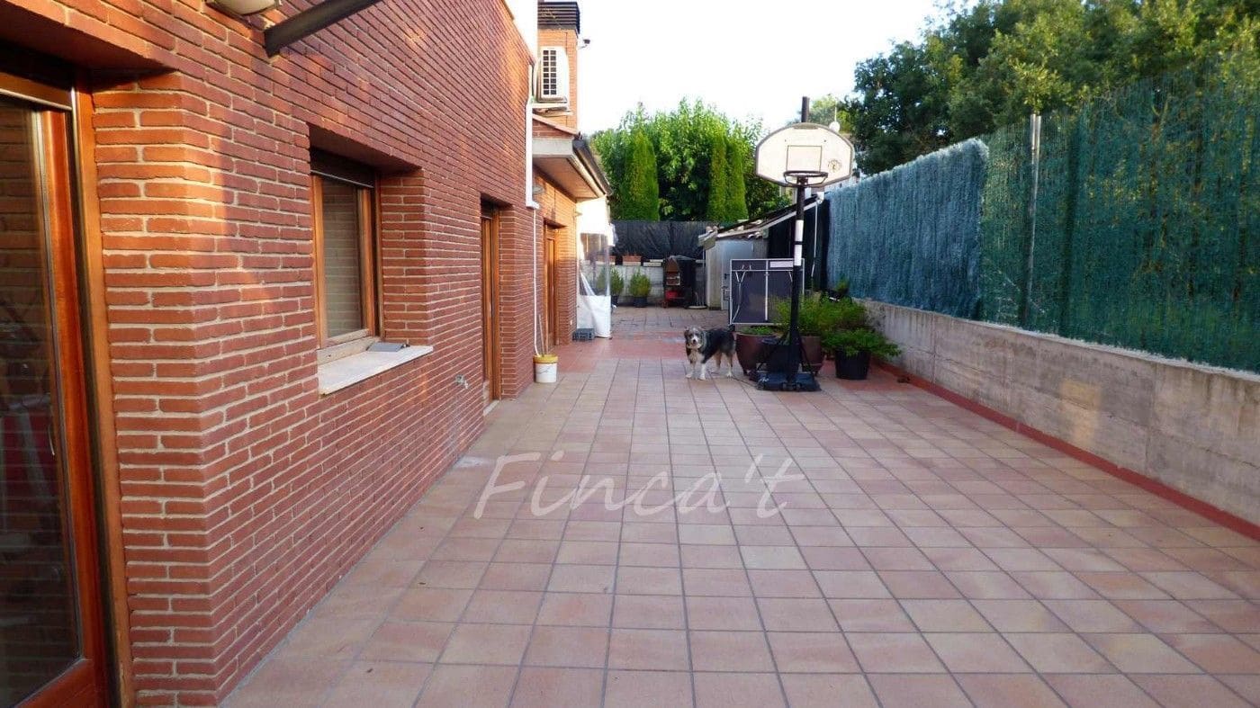 6 bedroom Villa for sale in Moia with pool garage - € 690,000 (Ref: 9420162)