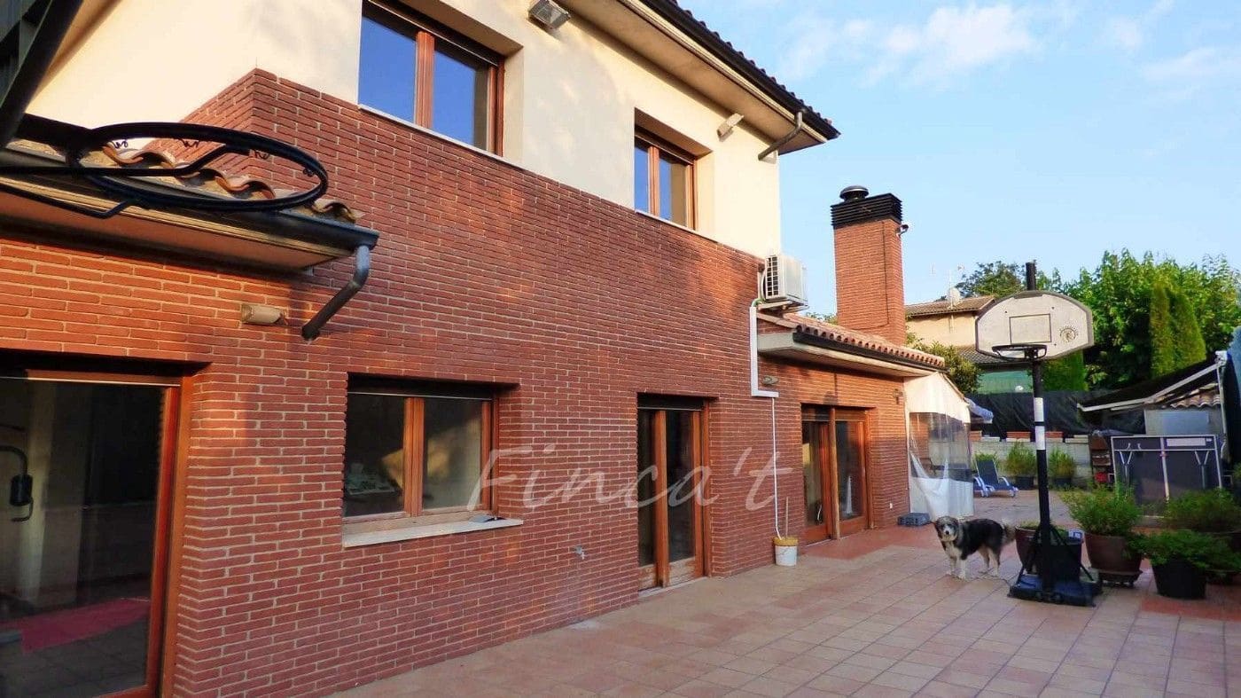 6 bedroom Villa for sale in Moia with pool garage - € 690,000 (Ref: 9420162)