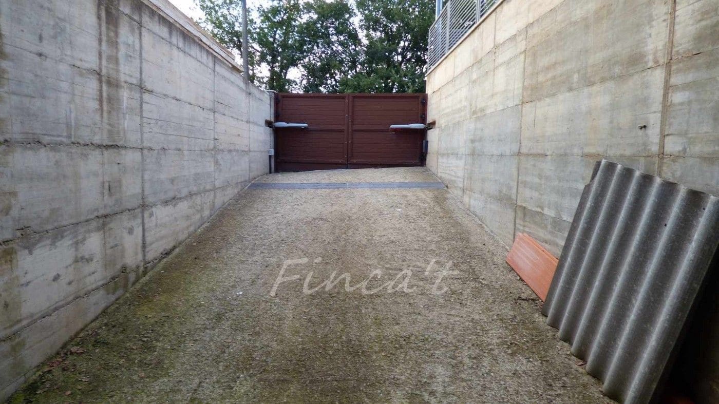 6 bedroom Villa for sale in Moia with pool garage - € 690,000 (Ref: 9420162)