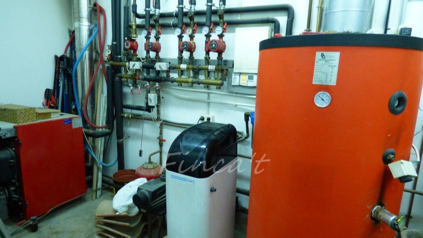 6 bedroom Villa for sale in Moia with pool garage - € 690,000 (Ref: 9420162)