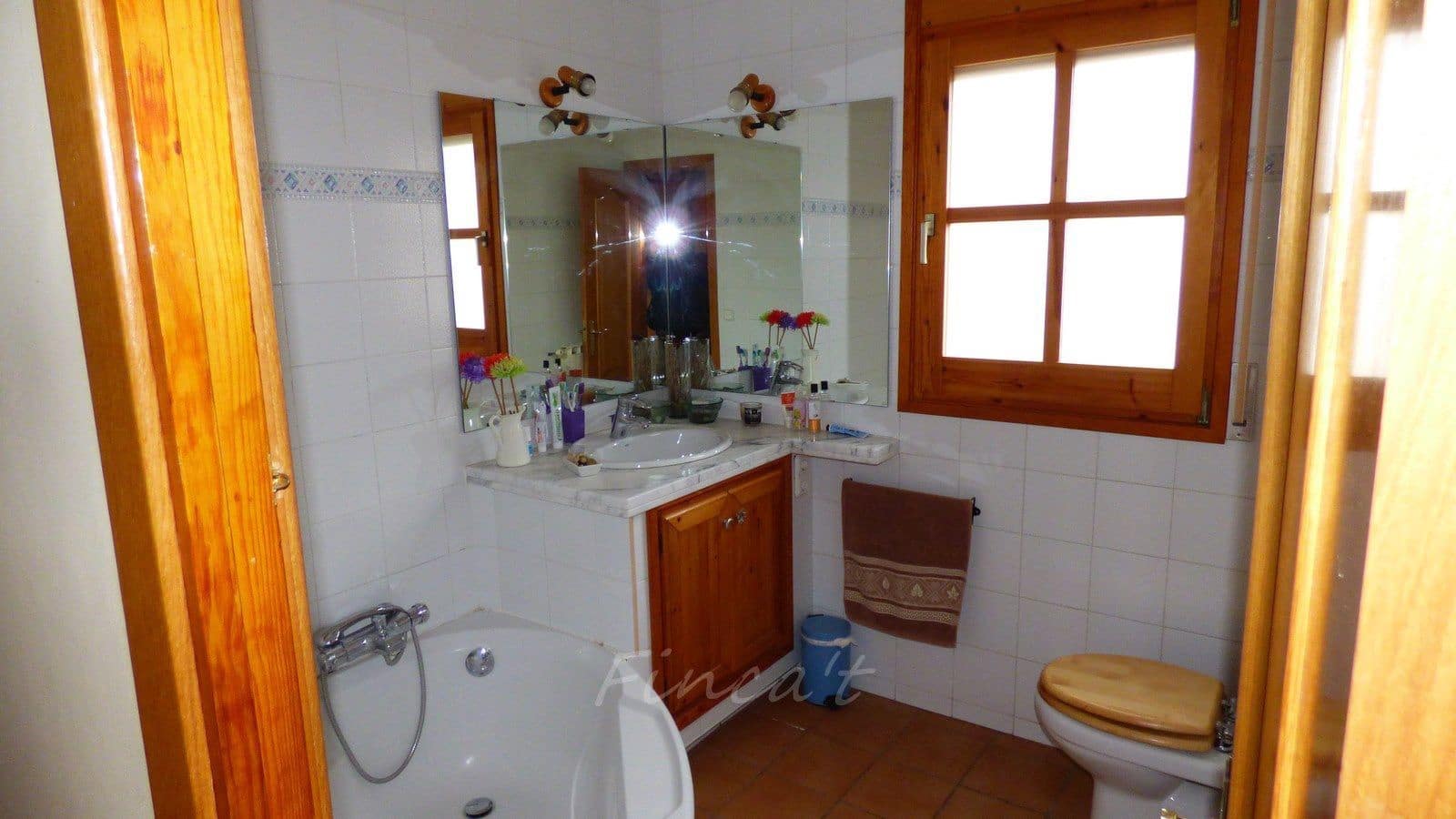 5 bedroom Villa for sale in Moia with garage - € 380,000 (Ref: 9420164)