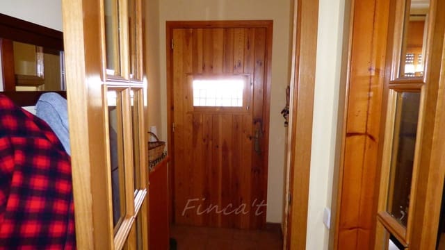 5 bedroom Villa for sale in Moià with garage - € 380,000 (Ref: 9420164)