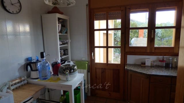 5 bedroom Villa for sale in Moià with garage - € 380,000 (Ref: 9420164)