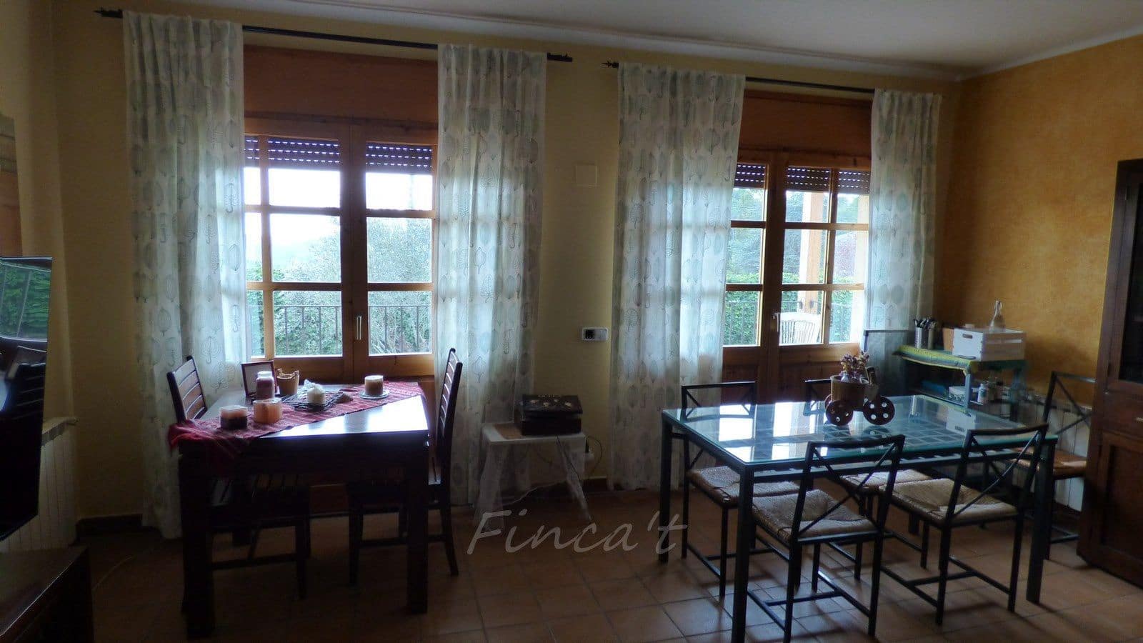 5 bedroom Villa for sale in Moia with garage - € 380,000 (Ref: 9420164)