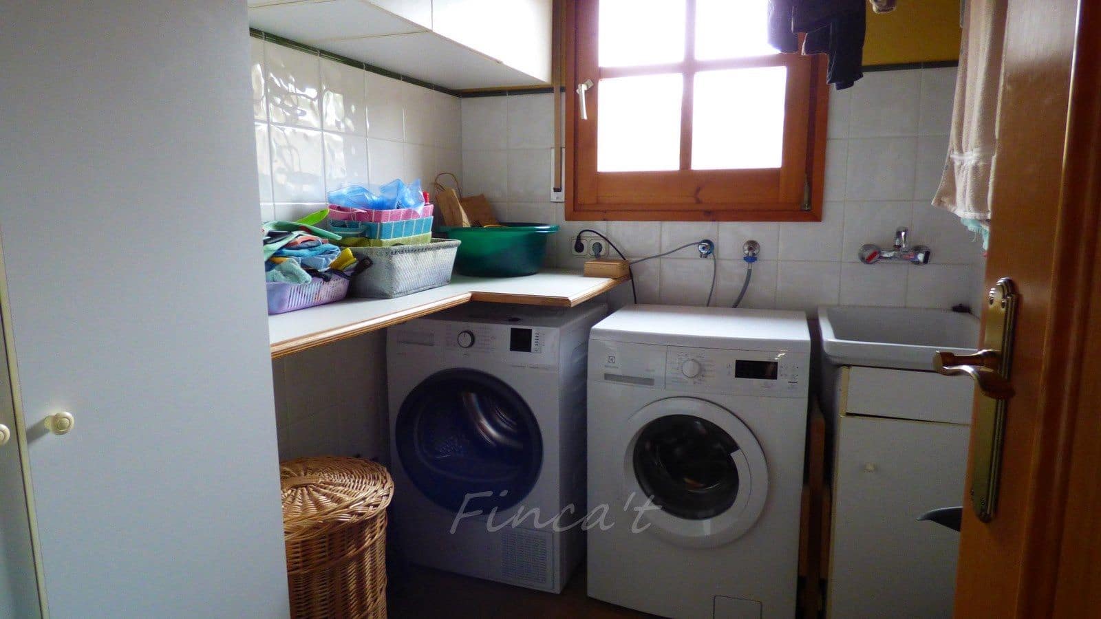 5 bedroom Villa for sale in Moia with garage - € 380,000 (Ref: 9420164)