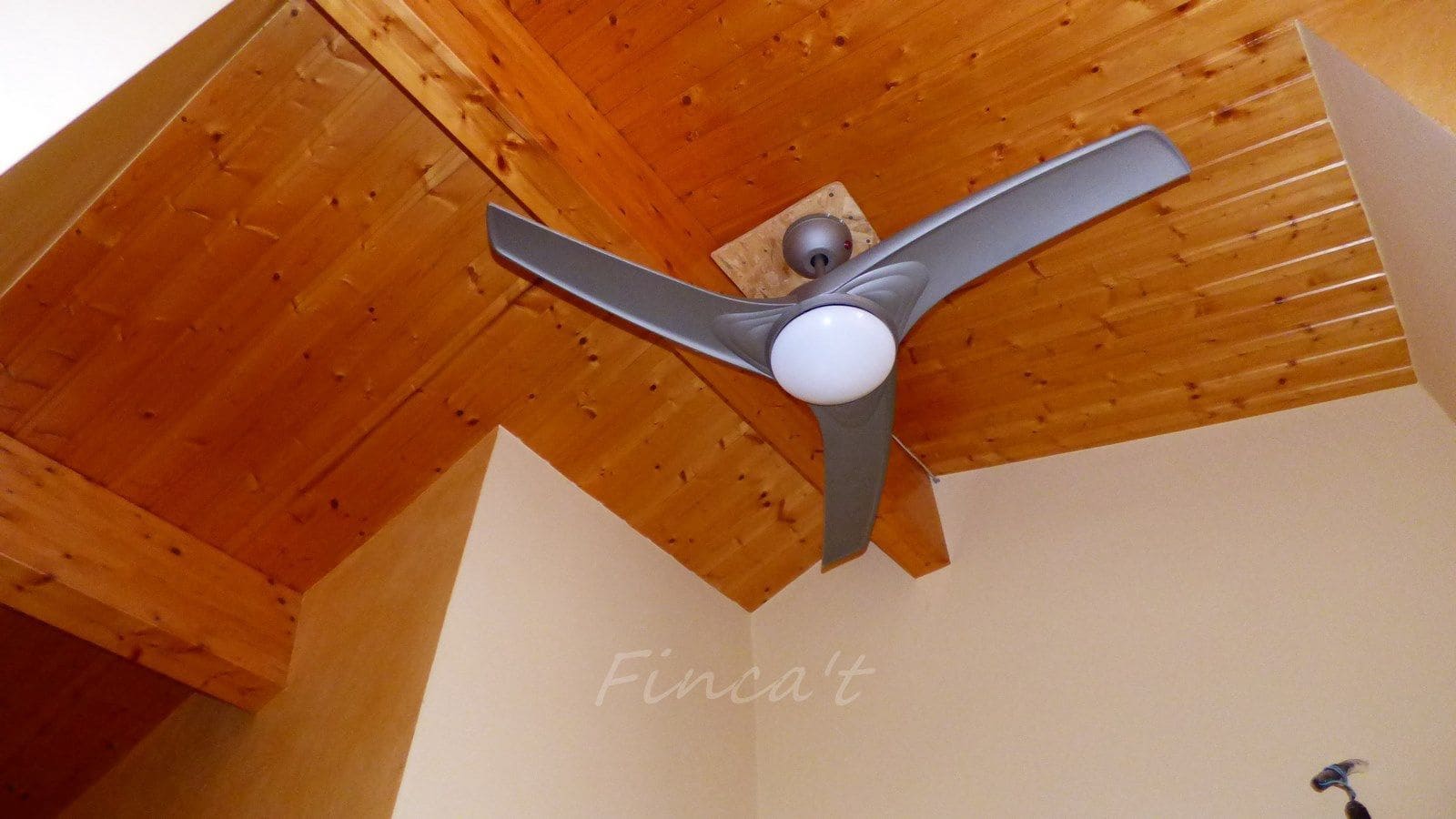 5 bedroom Villa for sale in Moia with garage - € 380,000 (Ref: 9420164)