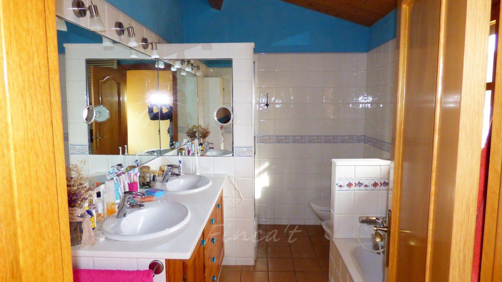 5 bedroom Villa for sale in Moia with garage - € 380,000 (Ref: 9420164)