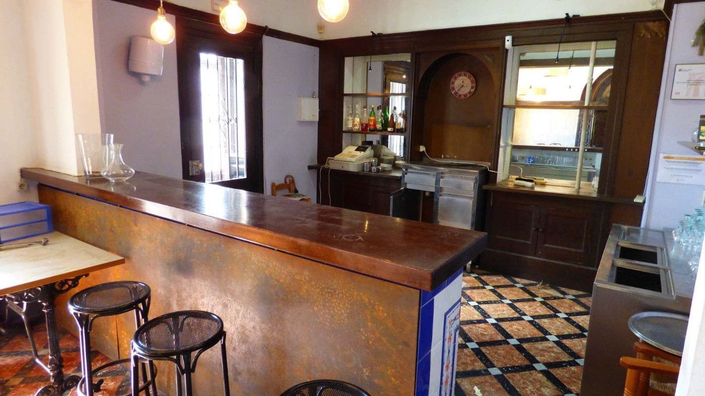 8 bedroom Restaurant/Bar for sale in Moia - € 310,000 (Ref: 9420165)