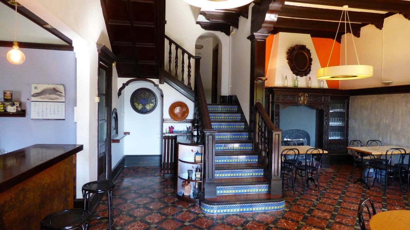 8 bedroom Restaurant/Bar for sale in Moia - € 310,000 (Ref: 9420165)