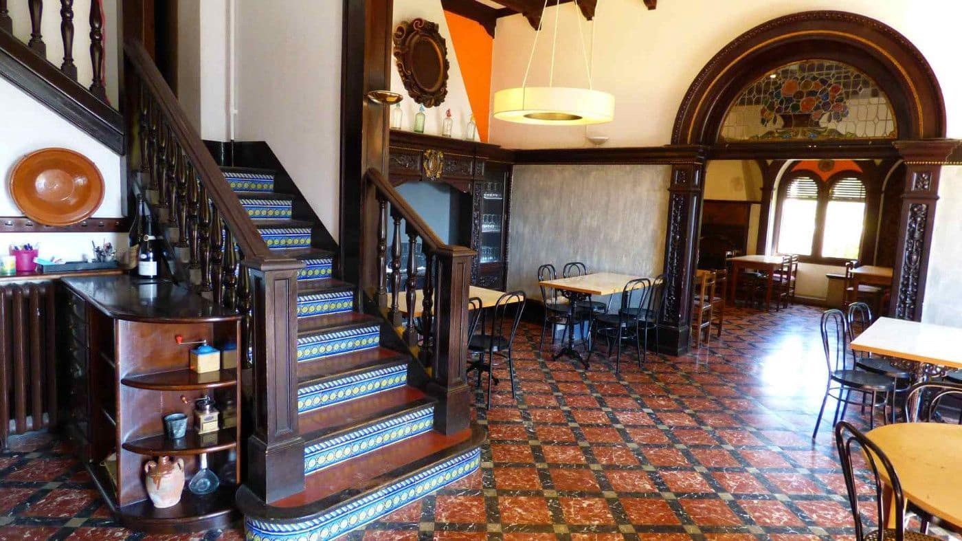 8 bedroom Restaurant/Bar for sale in Moia - € 310,000 (Ref: 9420165)