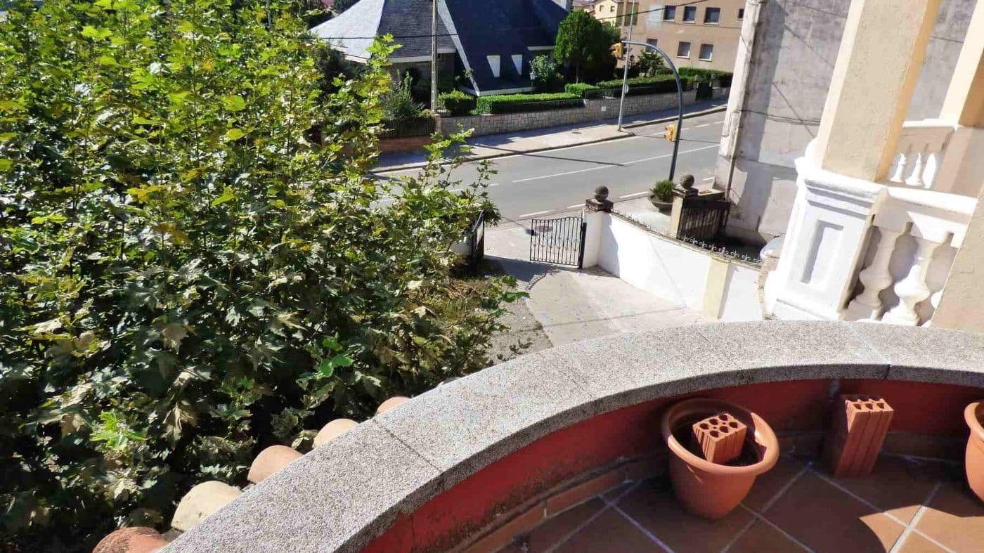 8 bedroom Restaurant/Bar for sale in Moia - € 310,000 (Ref: 9420165)