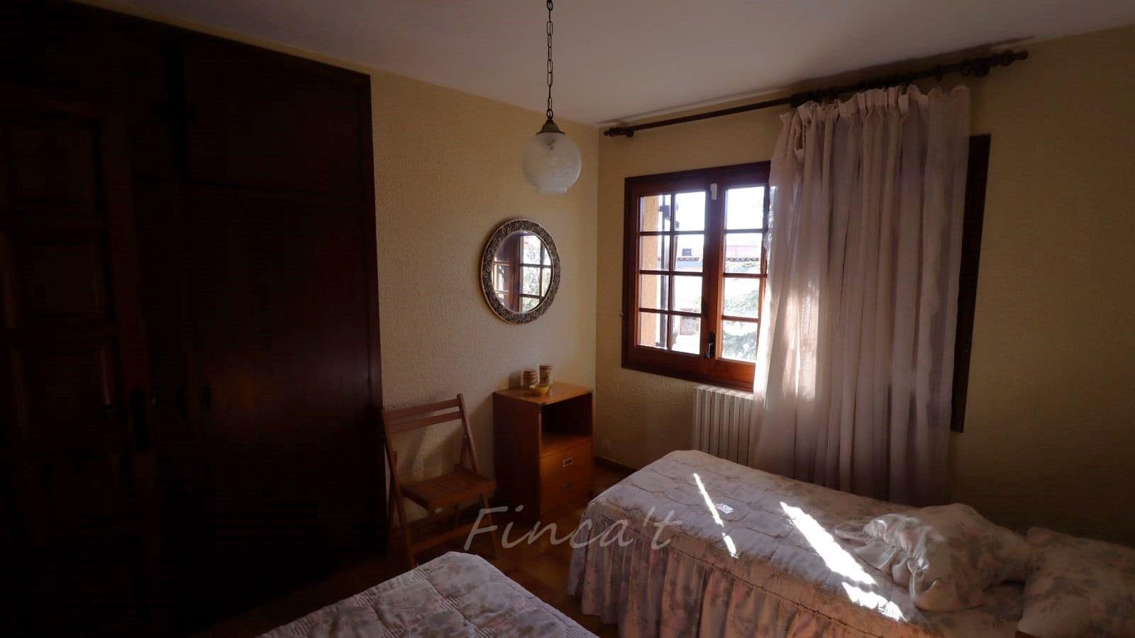 5 bedroom Townhouse for sale in Moia - € 330,000 (Ref: 9420168)