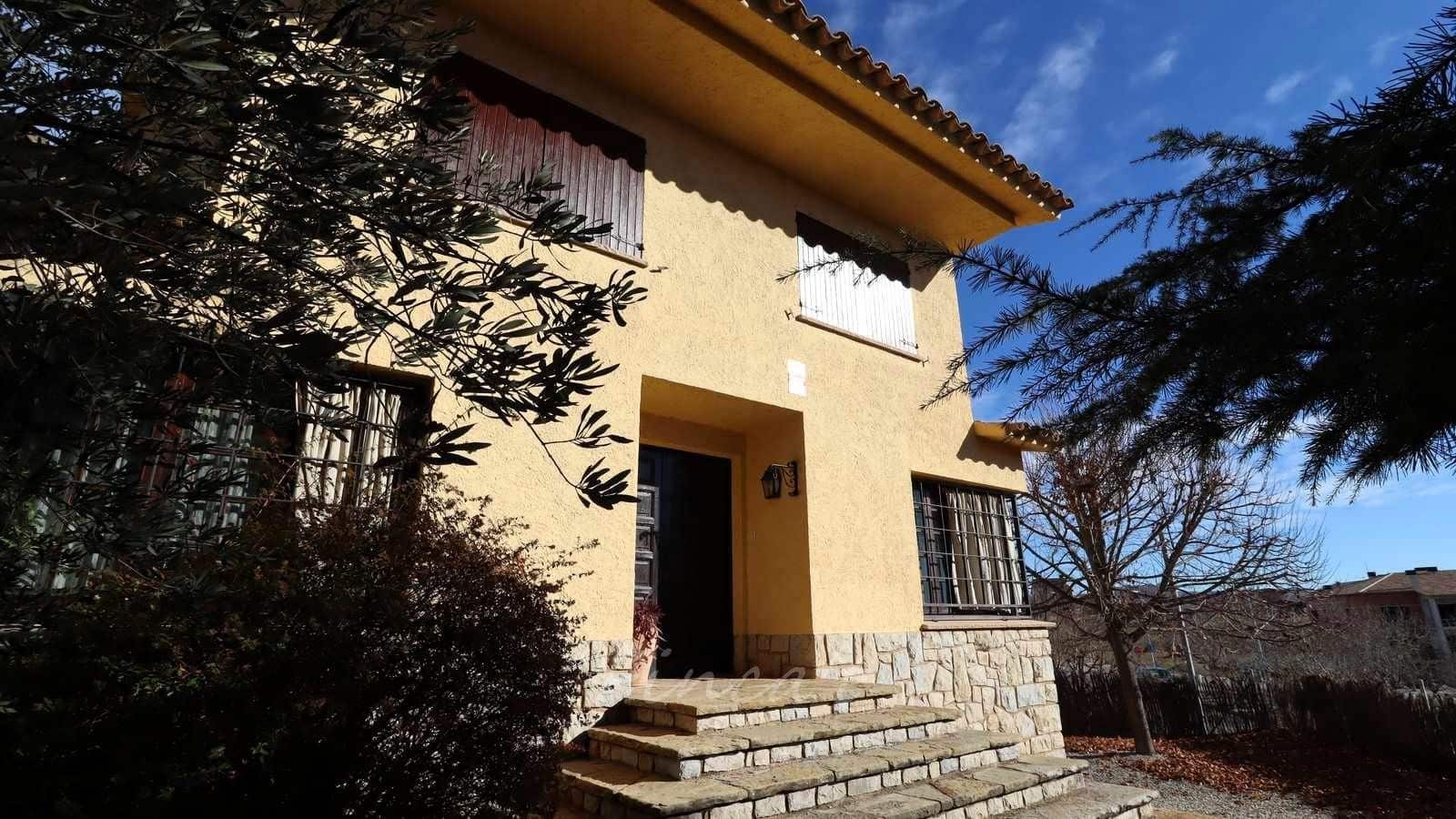 5 bedroom Townhouse for sale in Moia - € 330,000 (Ref: 9420168)