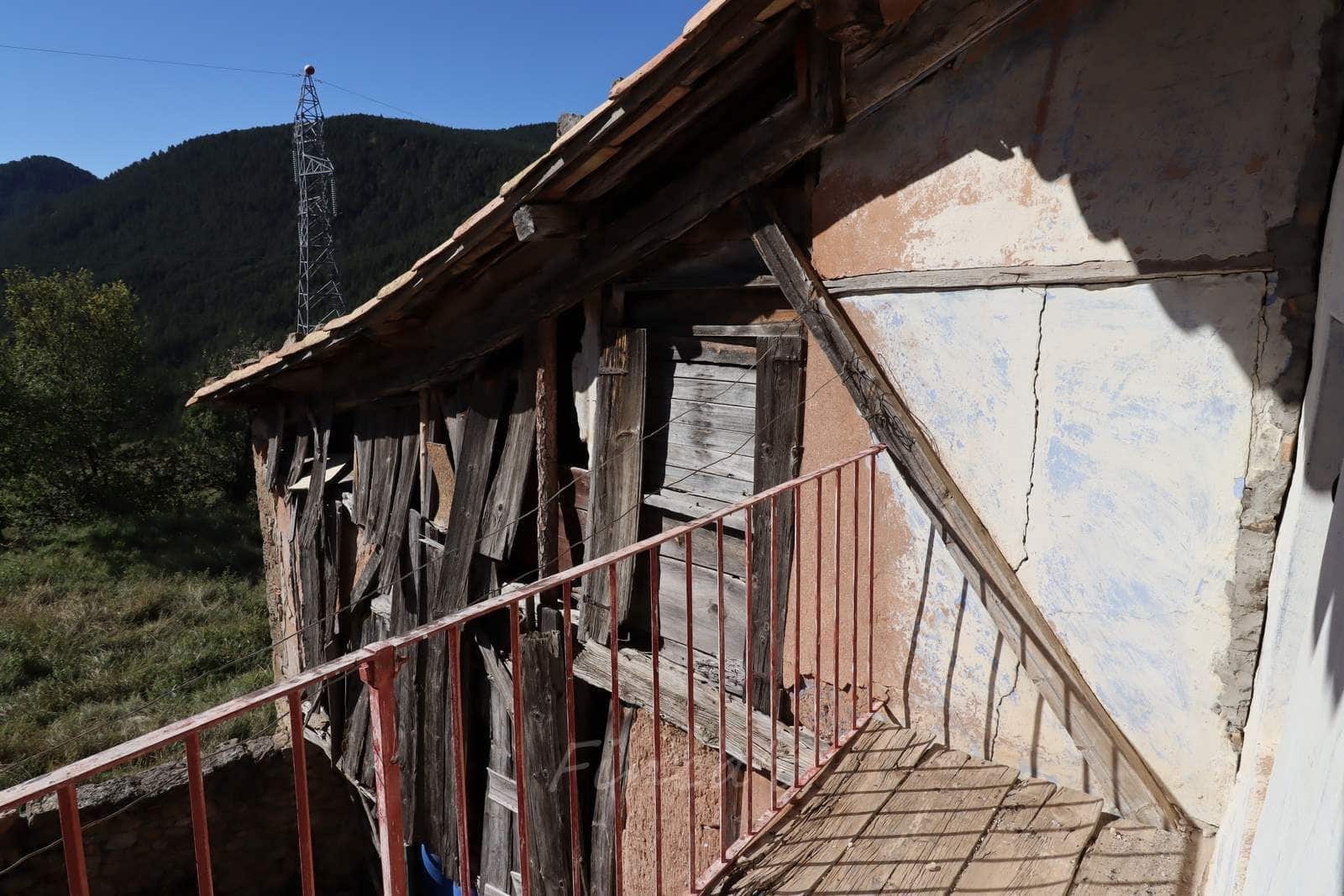 5 slaapkamer Finca/Landhuis te koop in Saldes - € 225.000 (Ref: 9420169)