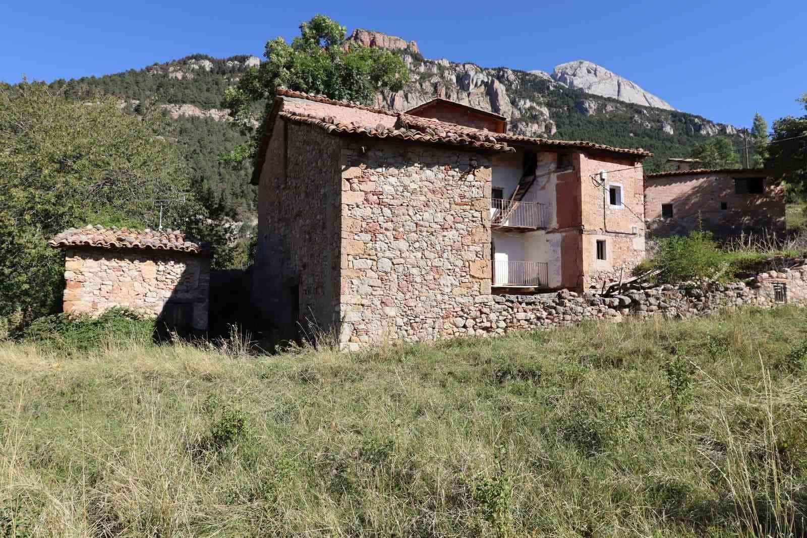 5 slaapkamer Finca/Landhuis te koop in Saldes - € 225.000 (Ref: 9420169)