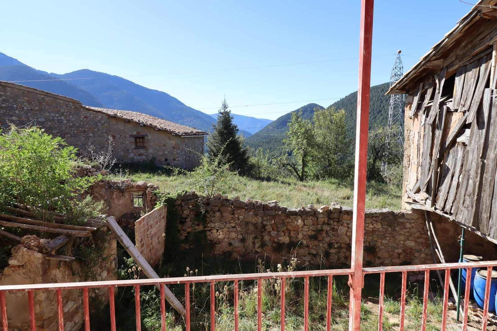 5 slaapkamer Finca/Landhuis te koop in Saldes - € 225.000 (Ref: 9420169)