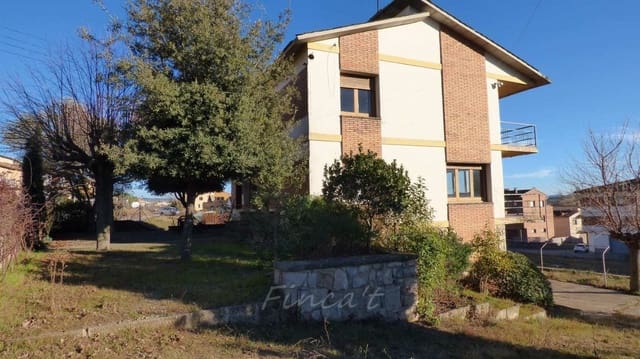 6 bedroom Villa for sale in Moià with garage - € 290,000 (Ref: 9420176)