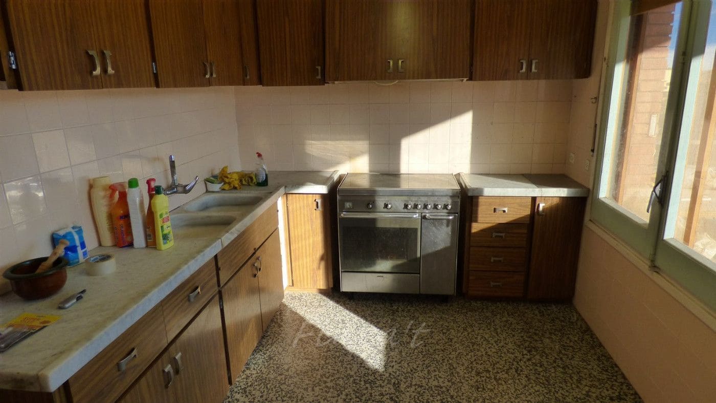 6 bedroom Villa for sale in Moia with garage - € 290,000 (Ref: 9420176)