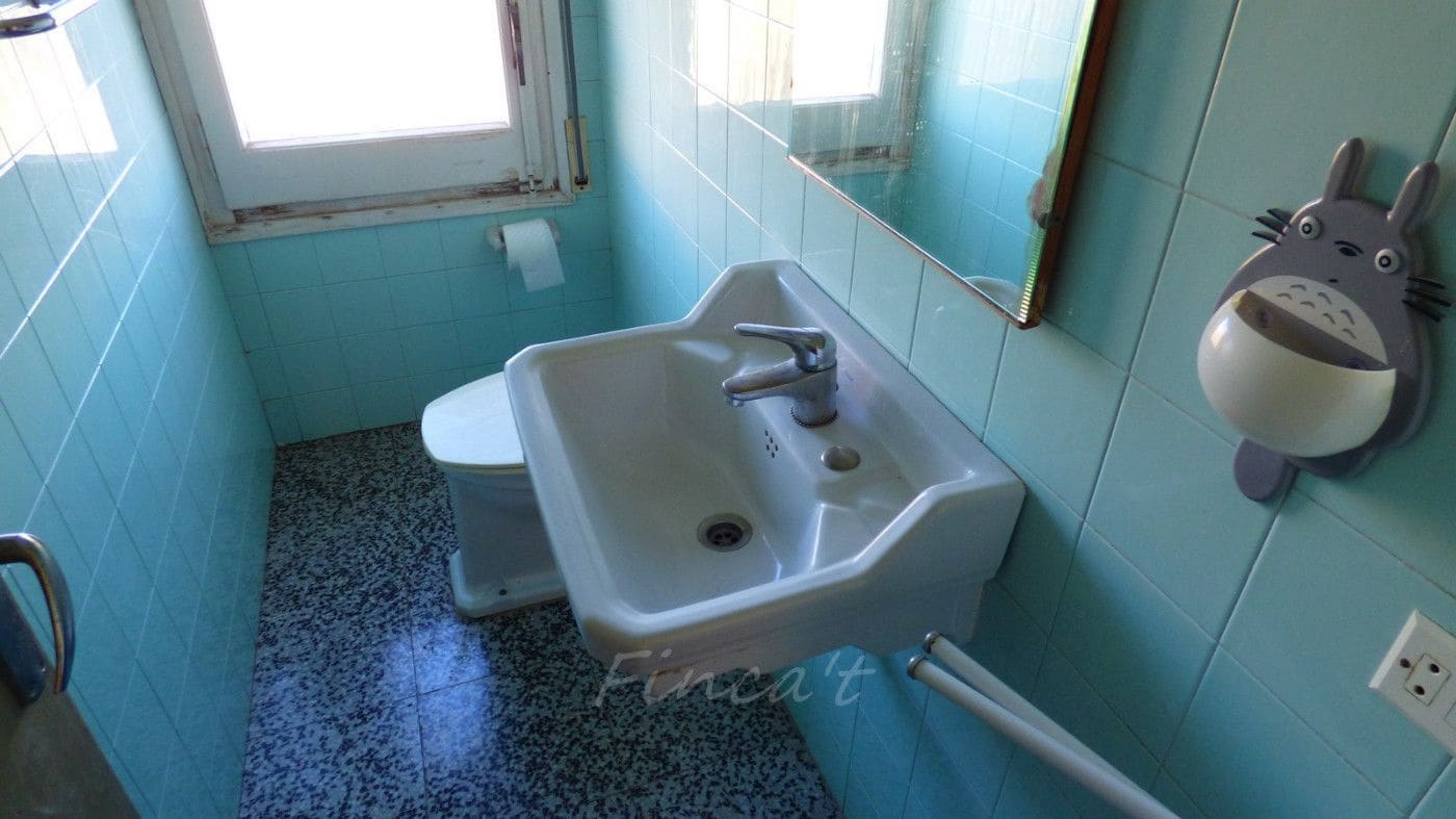 6 bedroom Villa for sale in Moia with garage - € 290,000 (Ref: 9420176)