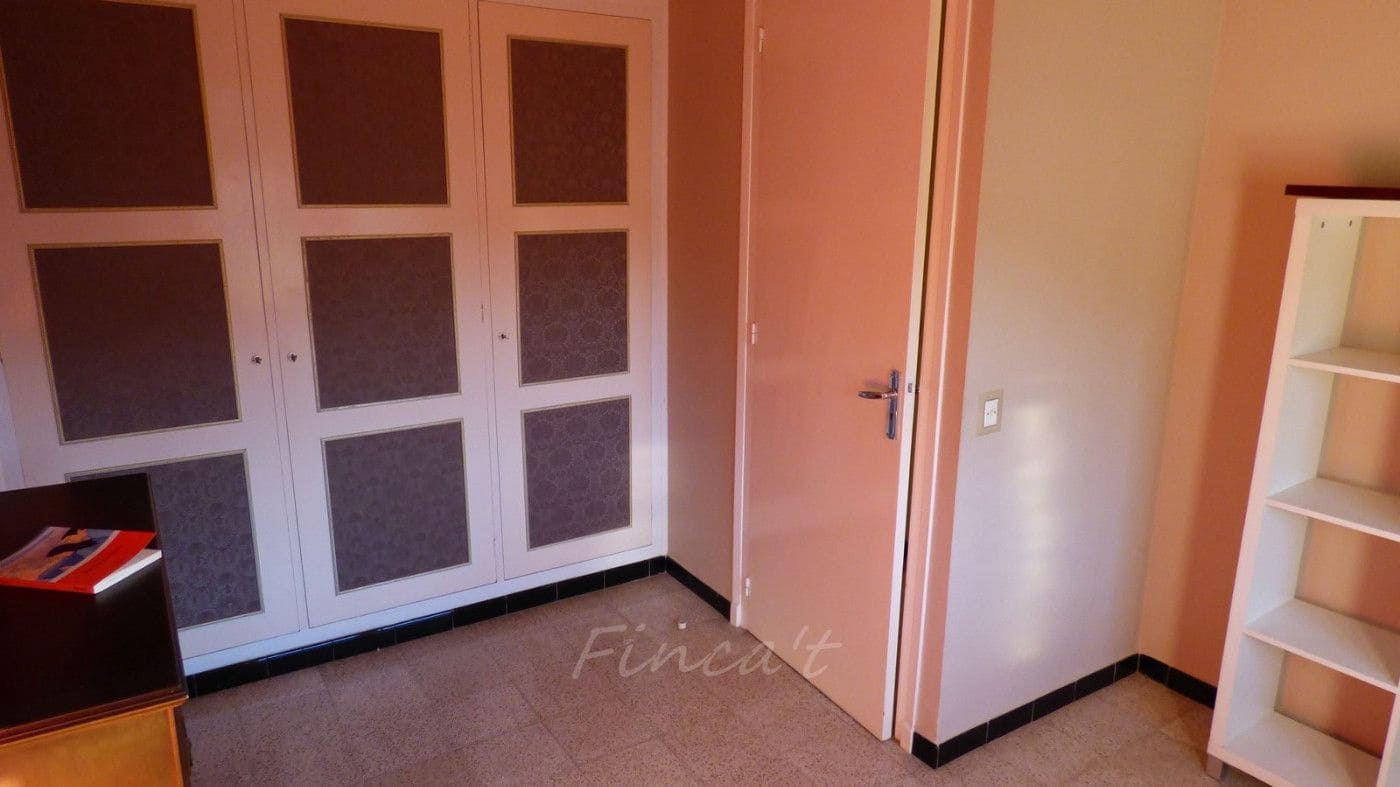 6 bedroom Villa for sale in Moia with garage - € 290,000 (Ref: 9420176)