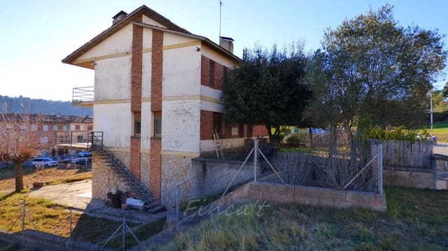 6 bedroom Villa for sale in Moià with garage - € 290,000 (Ref: 9420176)