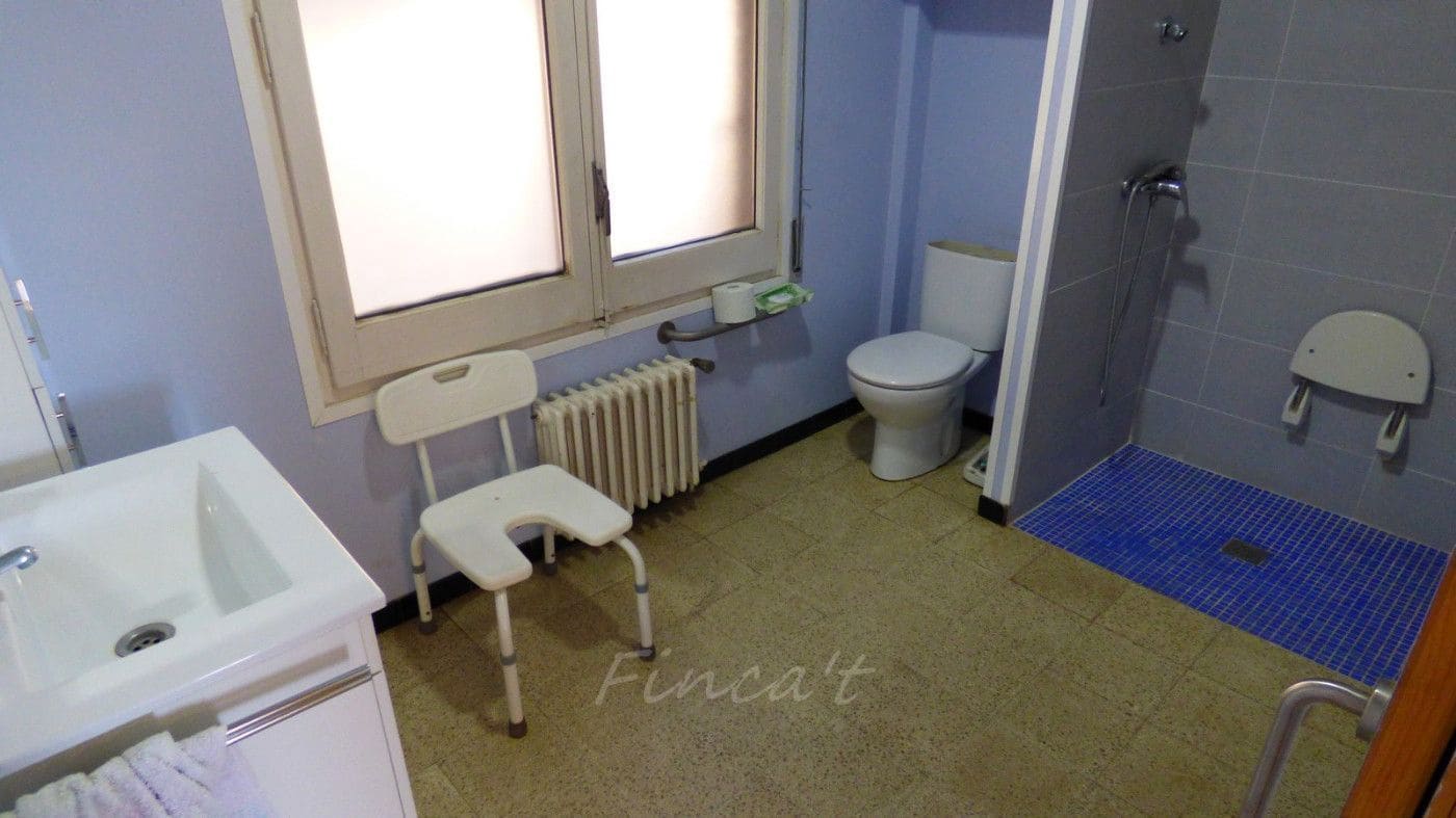 6 bedroom Villa for sale in Moia with garage - € 290,000 (Ref: 9420176)