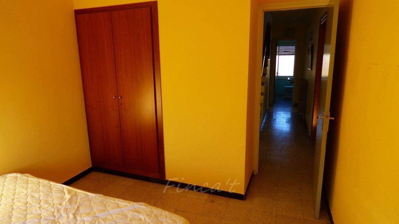 6 bedroom Villa for sale in Moia with garage - € 290,000 (Ref: 9420176)