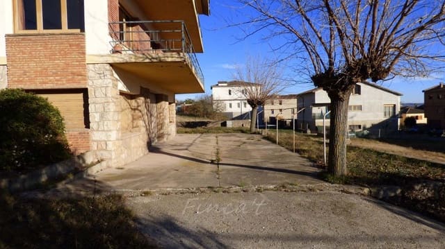 6 bedroom Villa for sale in Moià with garage - € 290,000 (Ref: 9420176)