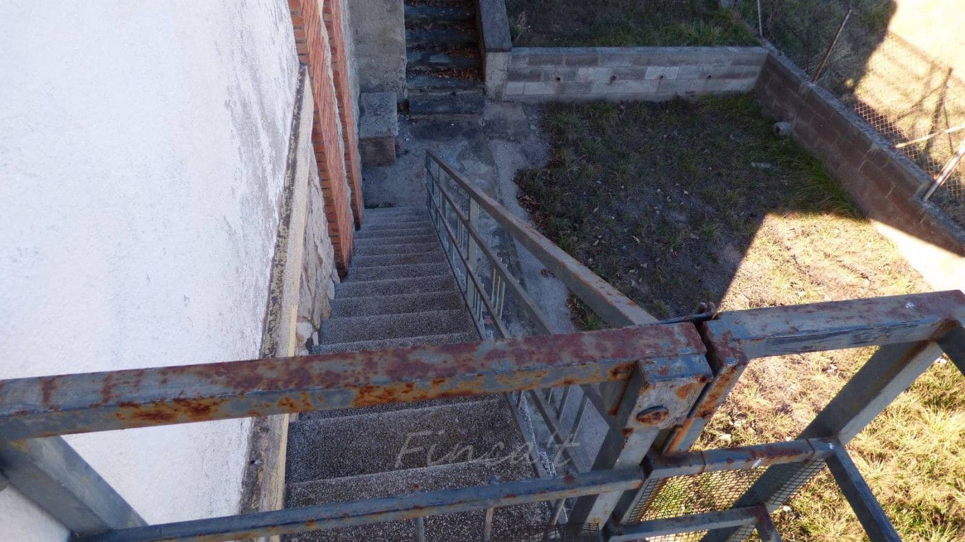 6 bedroom Villa for sale in Moia with garage - € 290,000 (Ref: 9420176)