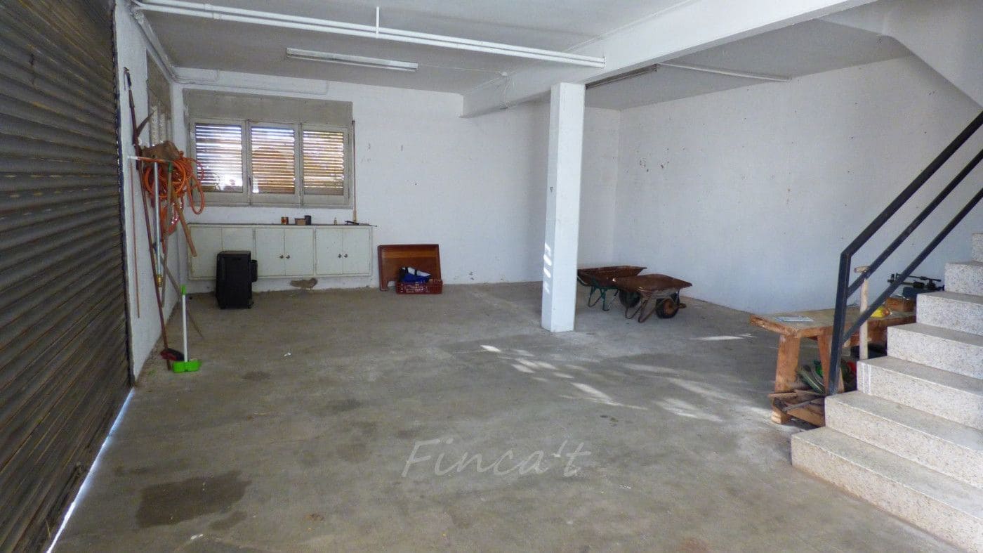 6 bedroom Villa for sale in Moia with garage - € 290,000 (Ref: 9420176)