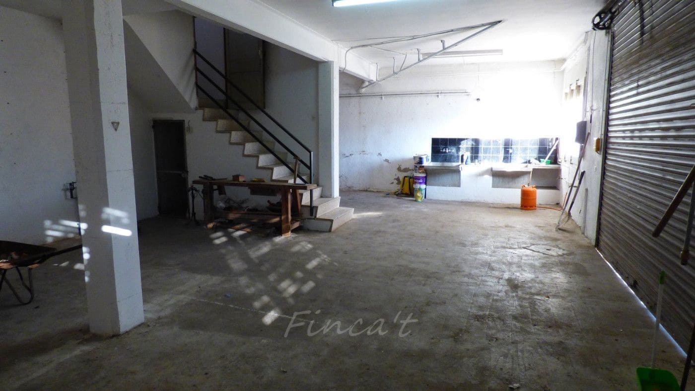 6 bedroom Villa for sale in Moia with garage - € 290,000 (Ref: 9420176)