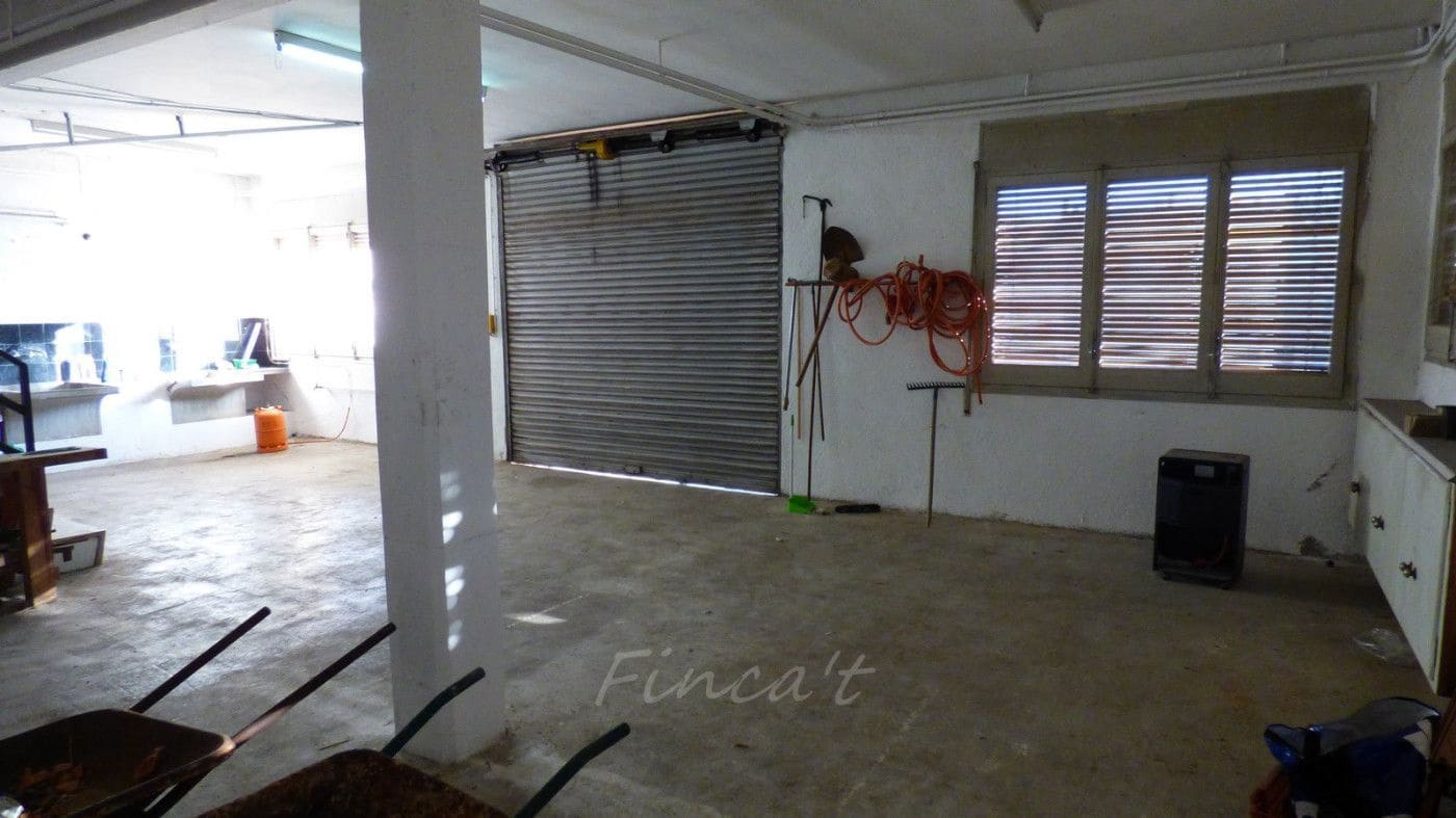 6 bedroom Villa for sale in Moia with garage - € 290,000 (Ref: 9420176)