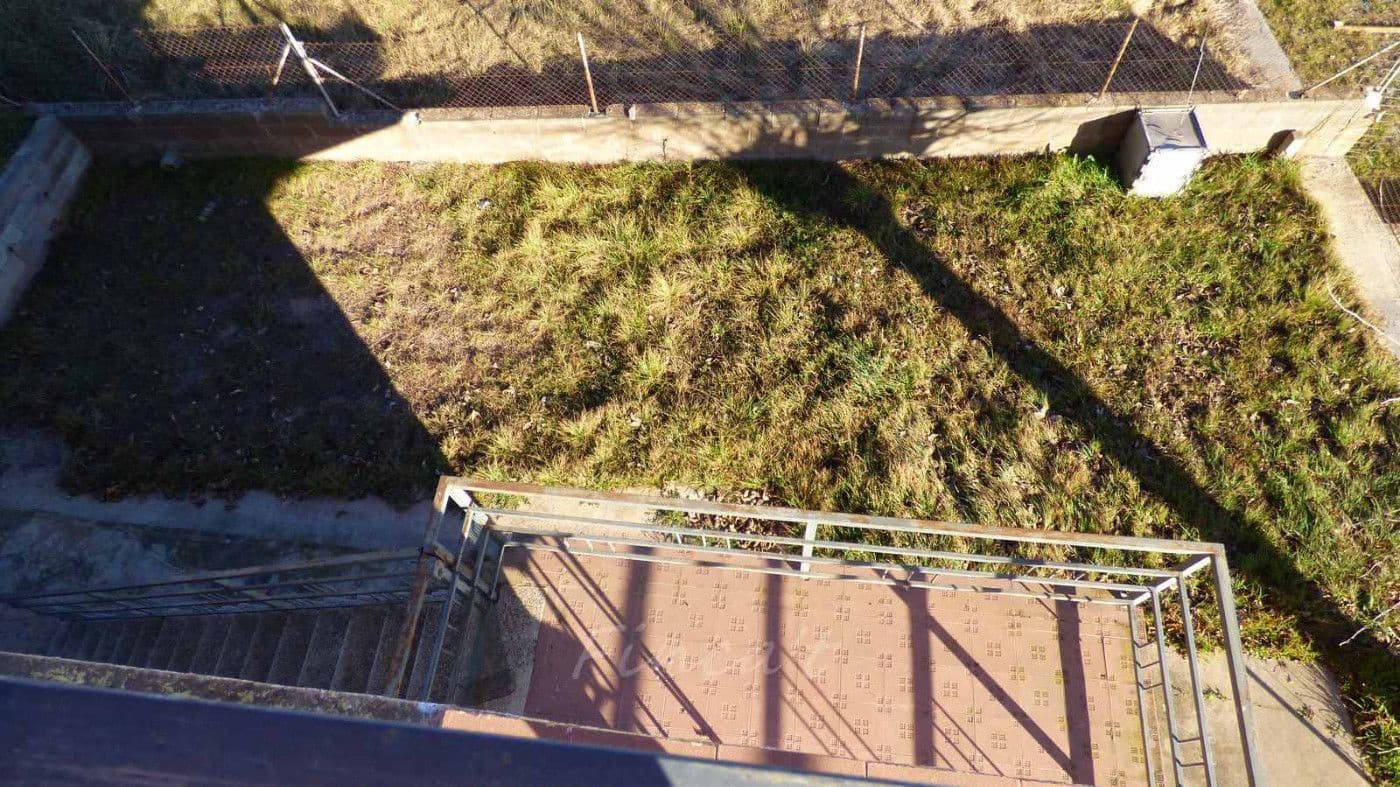 6 bedroom Villa for sale in Moia with garage - € 290,000 (Ref: 9420176)