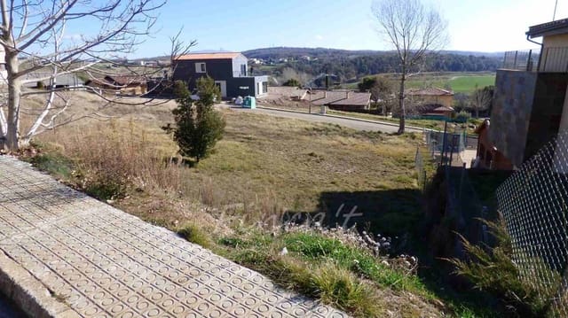 Byggegrund til salg i Barcelona by - € 50.000 (Ref: 9420191)