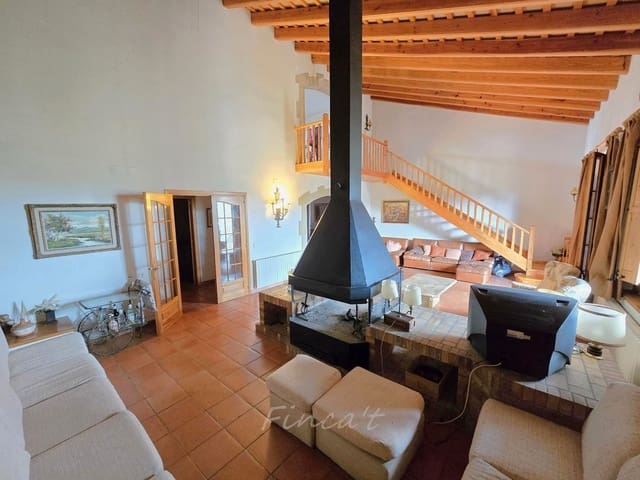 5 chambre Maison de Ville à vendre à Collsuspina avec garage - 630 000 € (Ref: 9420195)