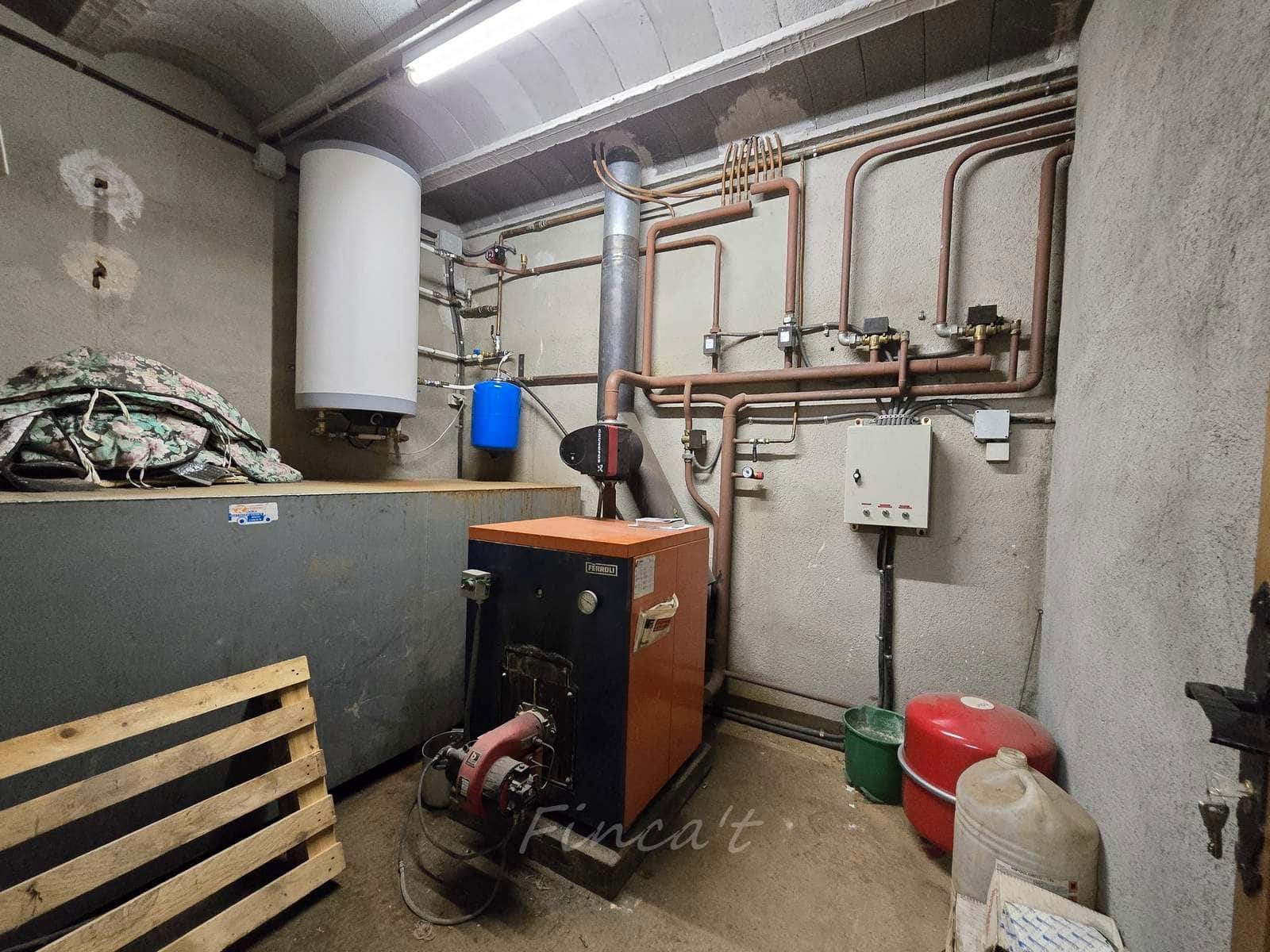 5 chambre Maison de Ville à vendre à Collsuspina avec garage - 630 000 € (Ref: 9420195)