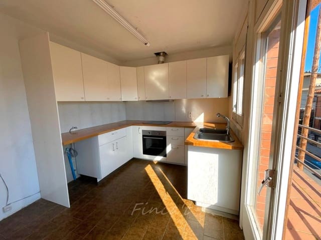 6 bedroom Townhouse for sale in Moià with pool - € 349,000 (Ref: 9420199)