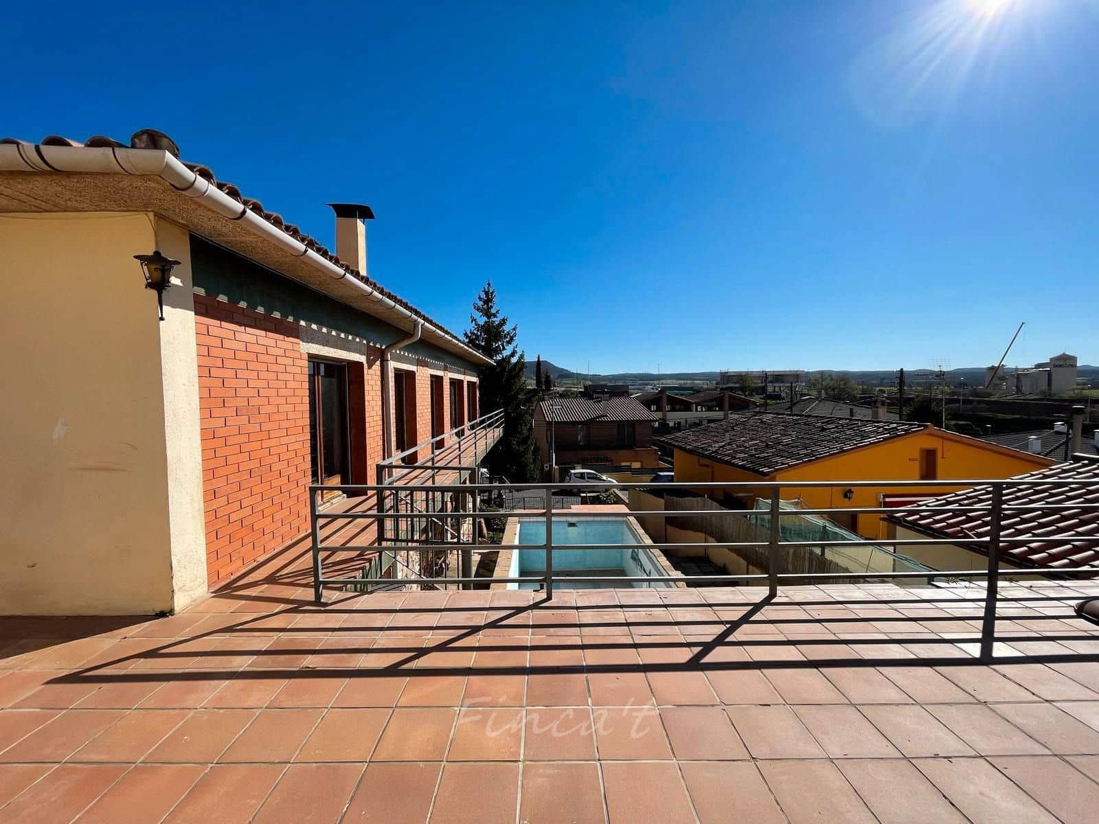 6 bedroom Townhouse for sale in Moia with pool - € 349,000 (Ref: 9420199)