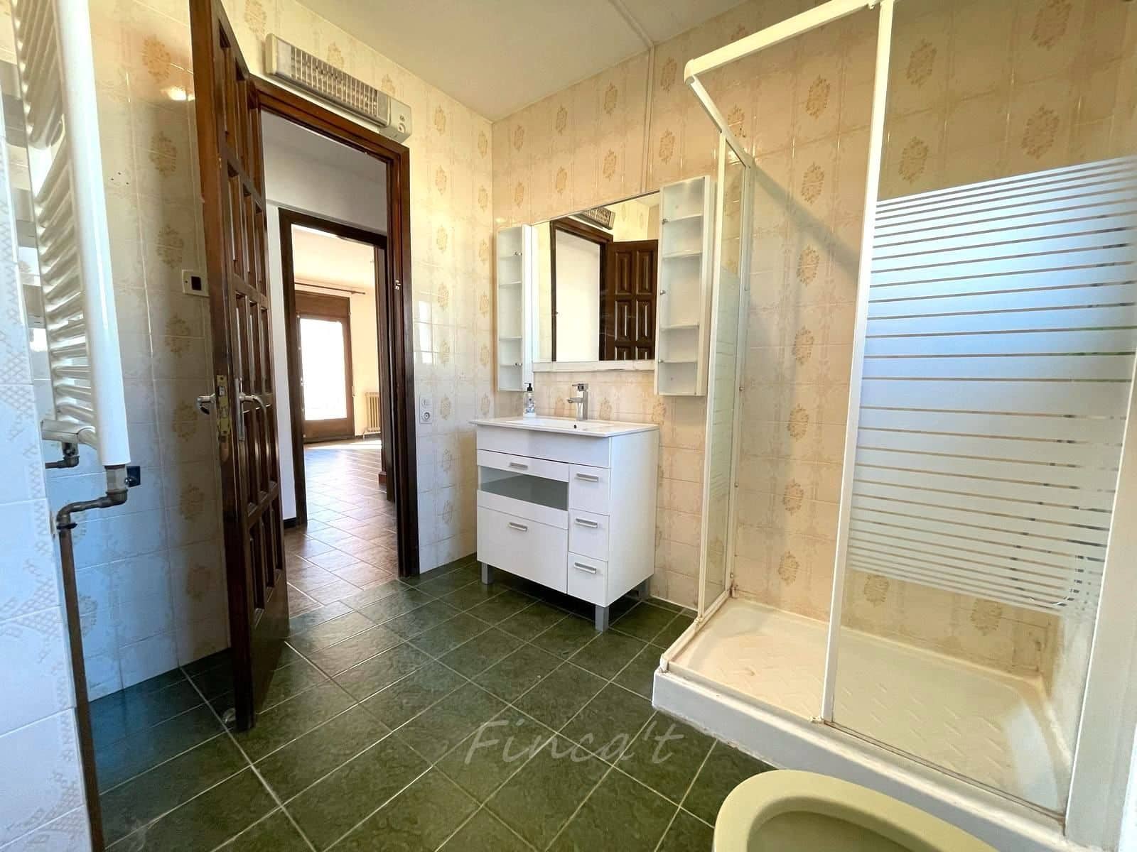 6 bedroom Townhouse for sale in Moia with pool - € 349,000 (Ref: 9420199)