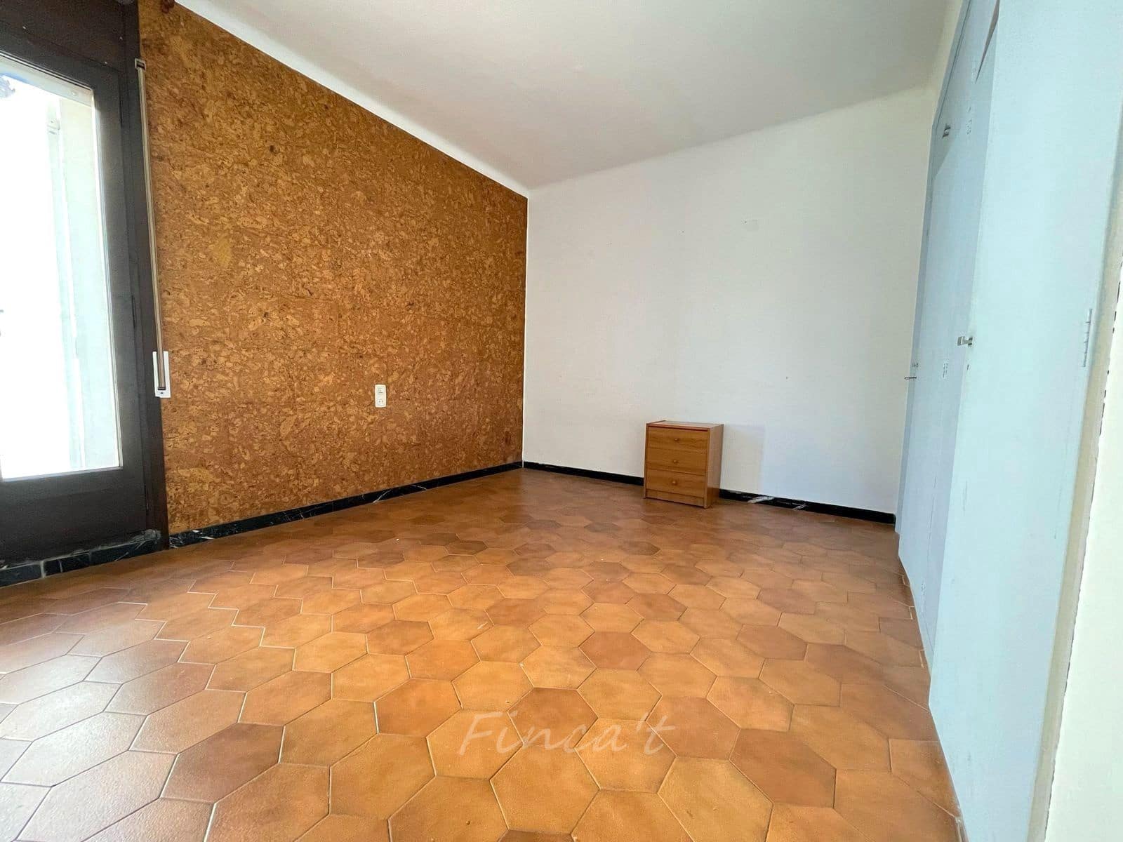 6 bedroom Townhouse for sale in Moia with pool - € 349,000 (Ref: 9420199)