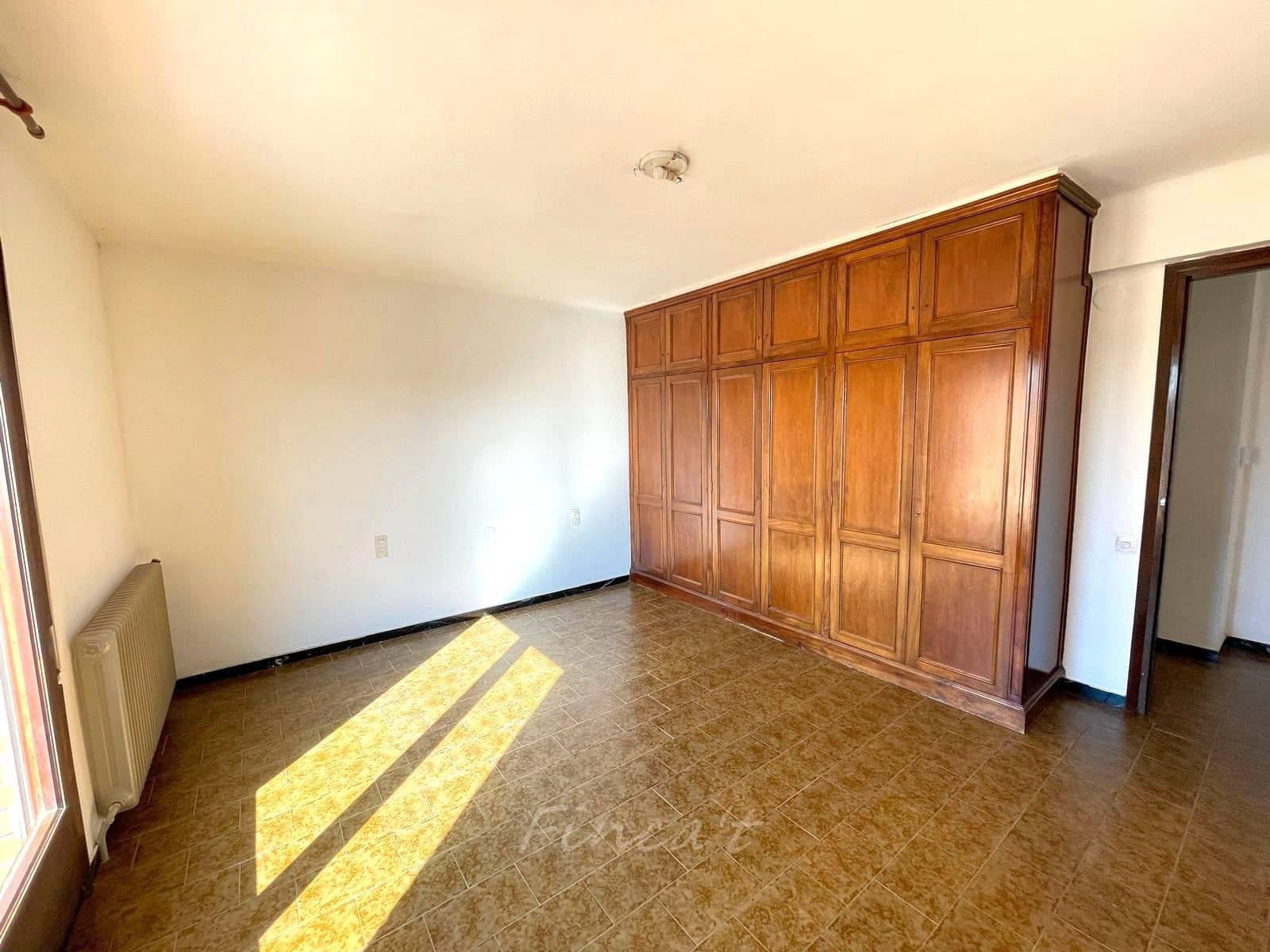 6 bedroom Townhouse for sale in Moia with pool - € 349,000 (Ref: 9420199)