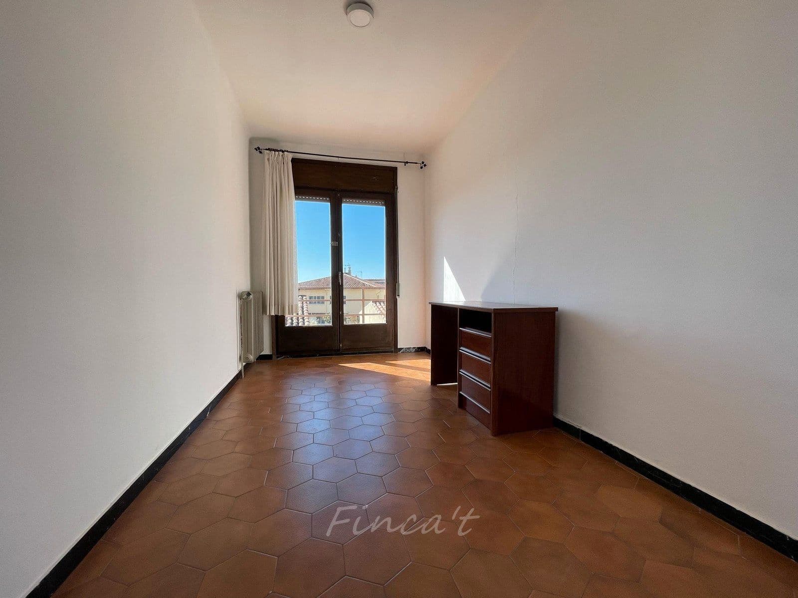 6 bedroom Townhouse for sale in Moia with pool - € 349,000 (Ref: 9420199)